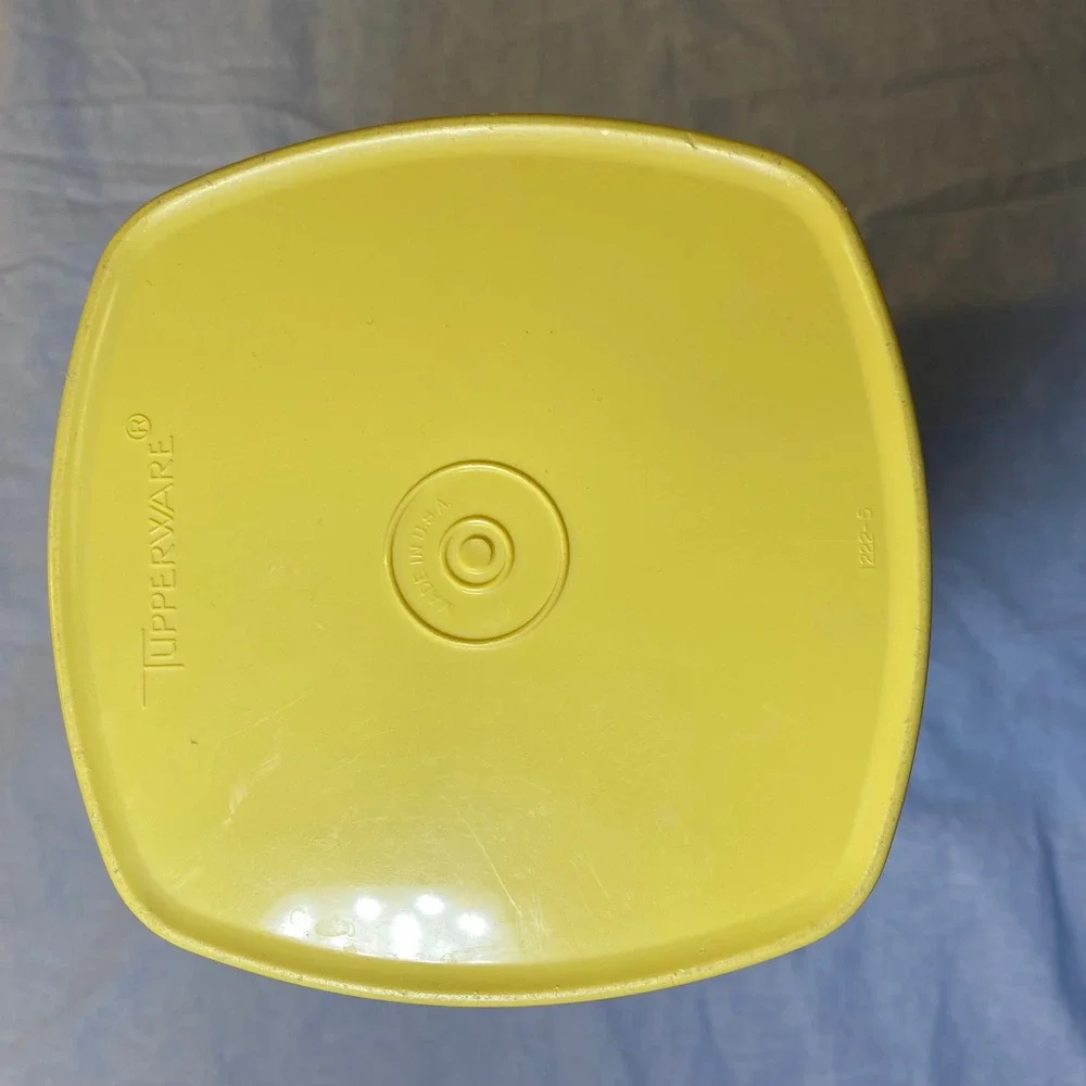 Vintage Tupperware Yellow Canister Sunburst Lid 1222-5‎ 808-14 Kitchen Storage